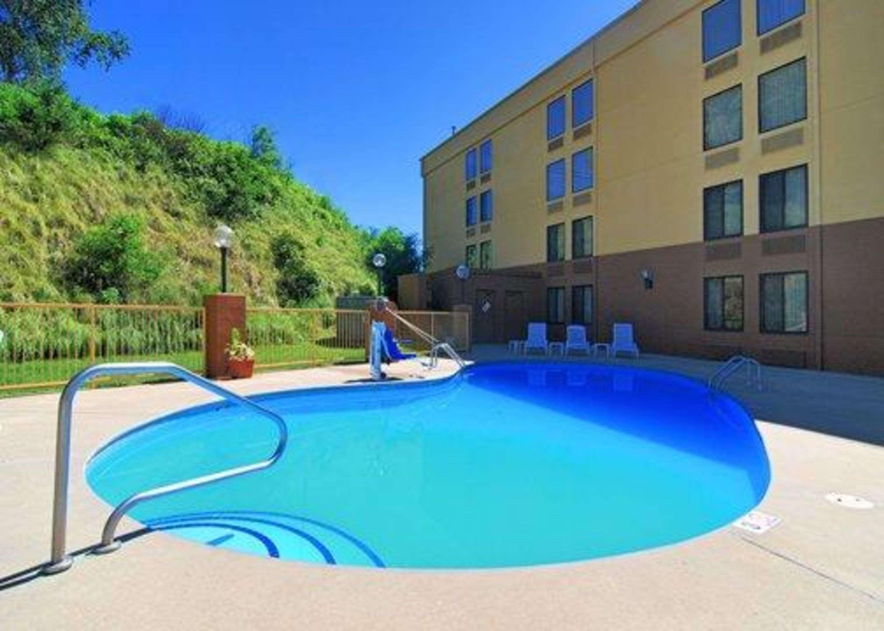 Comfort Inn North Of Asheville Mars Hill Dış mekan fotoğraf